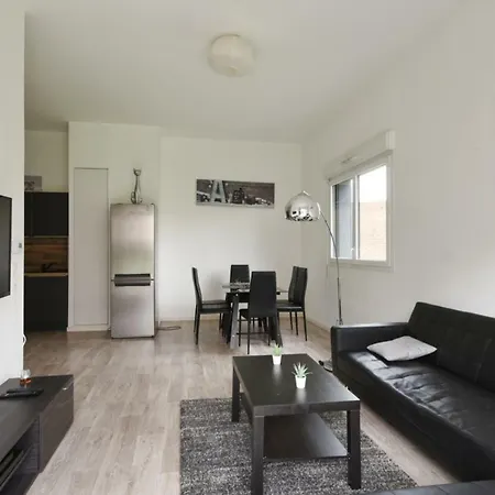 Spacious 3-rooms With Garden Close To Lejlighed *